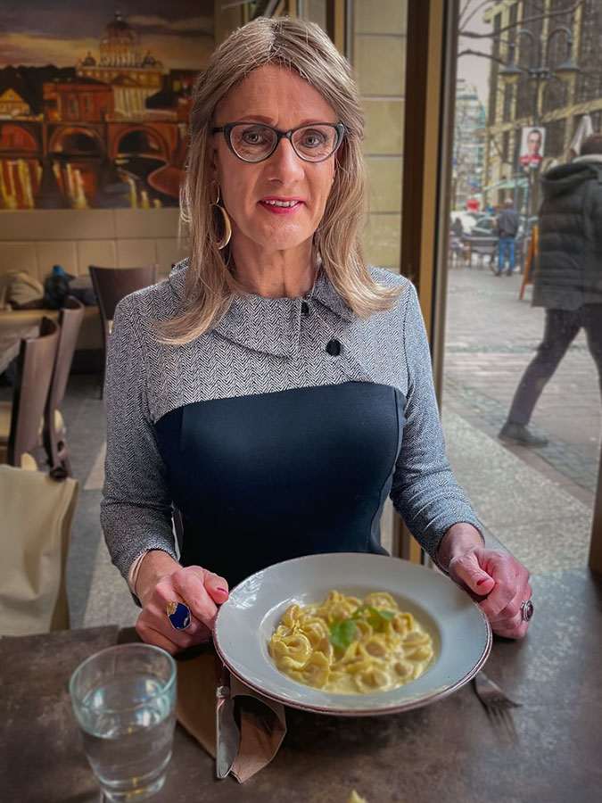 Mehr über den Artikel erfahren Steffie besucht Transnormal