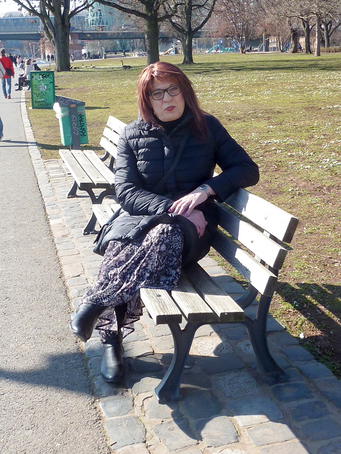 Mehr über den Artikel erfahren Jennifer genießt die ersten Sonnenstrahlen